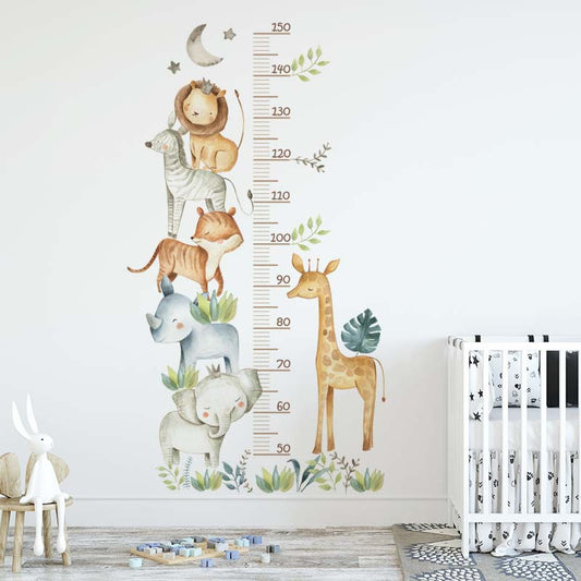 Toise murale des animaux de la savane dans une chambre